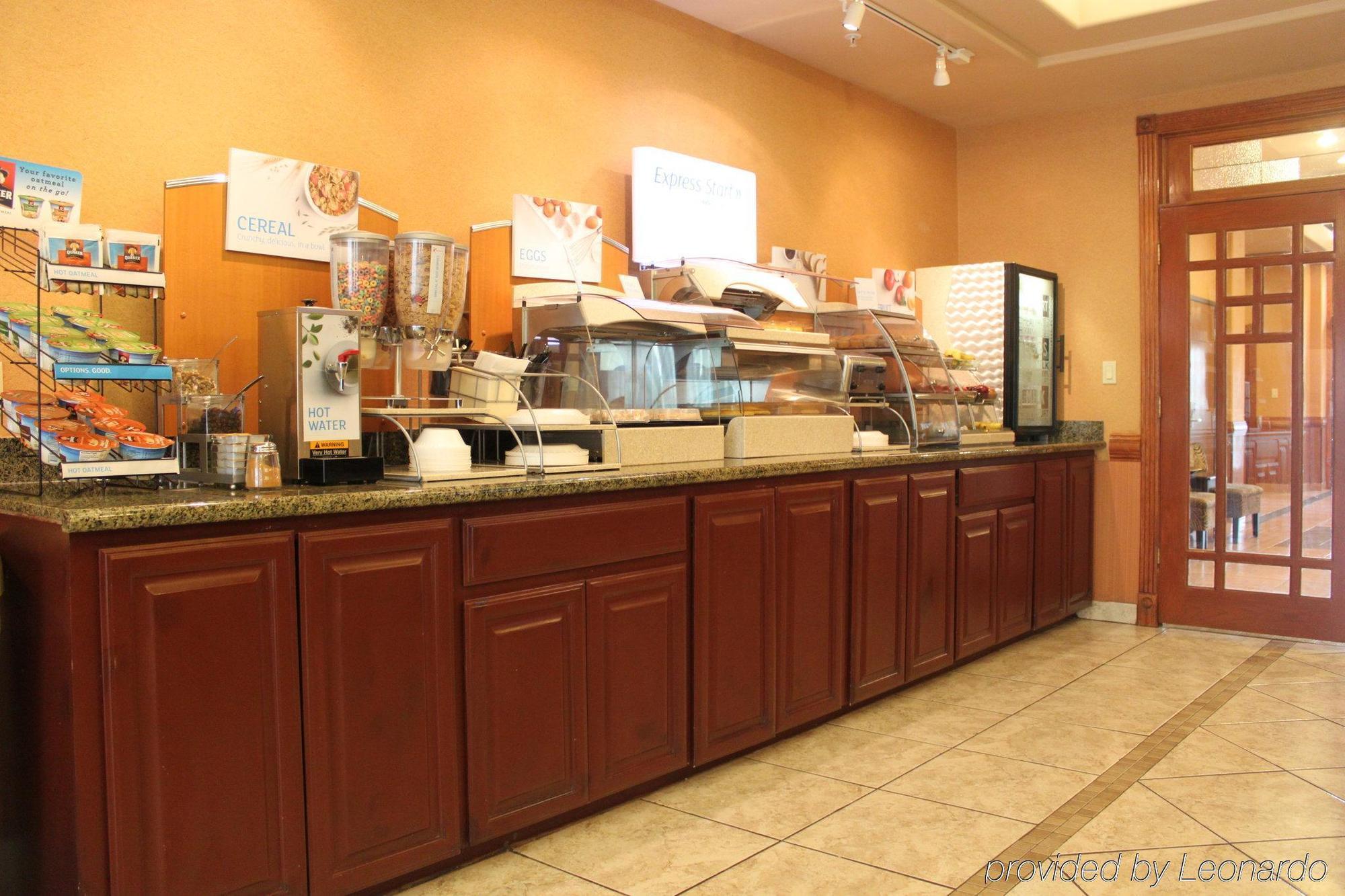 Holiday Inn Express Hotel And Suites Alice By Ihg Exteriör bild